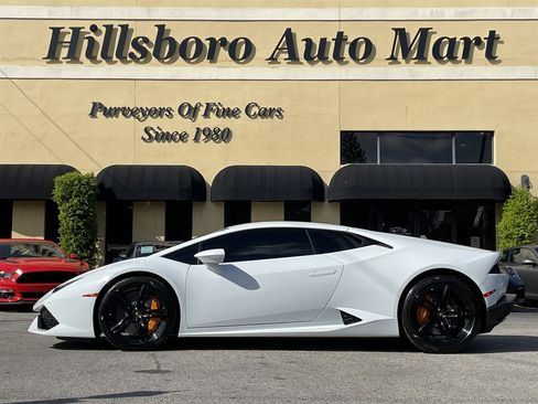 Used 2015 Lamborghini Huracan LP 610-4 AWD/4WD image 4