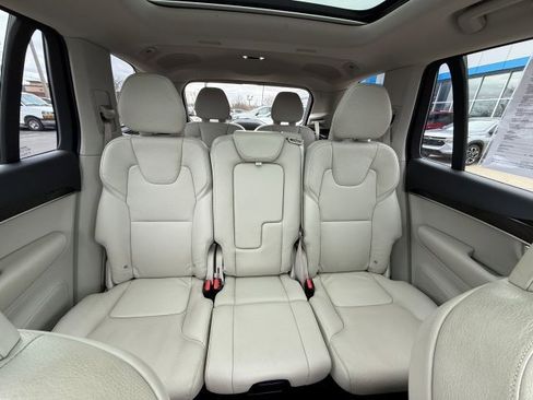 Used 2017 Volvo XC90 T6 Momentum w/ Vision Package image 24