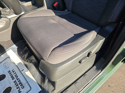 Used 2024 Nissan Frontier SV w/ SV Convenience Package image 31