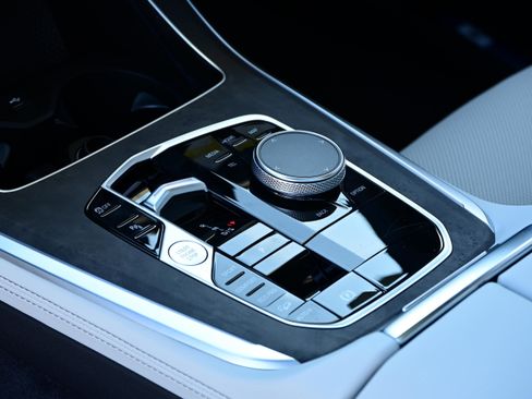 New 2026 BMW X5 xDrive40i w/ Premium Package image 18