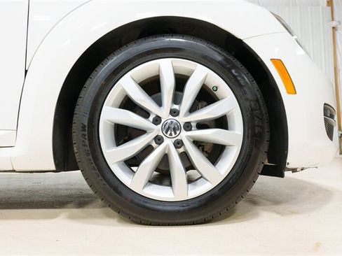 Used 2013 Volkswagen Beetle TDI FWD image 23