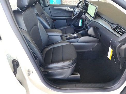 New 2025 Ford Escape SE image 46