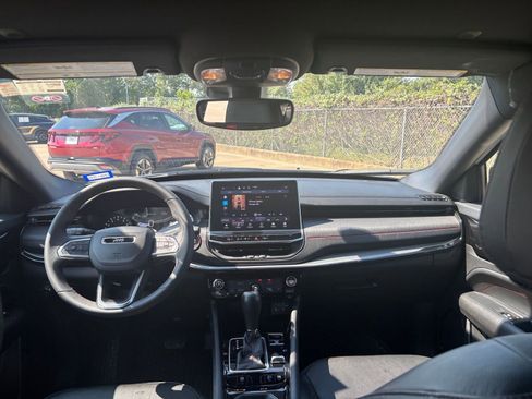 Used 2025 Jeep Compass Trailhawk w/ Trailer Tow Group image 32