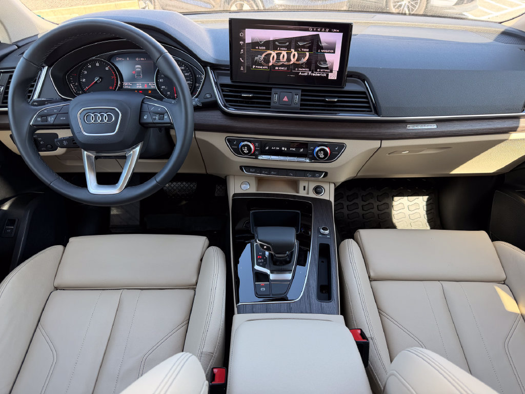 Certified 2024 Audi Q5 2.0T Premium AWD/4WD image 2