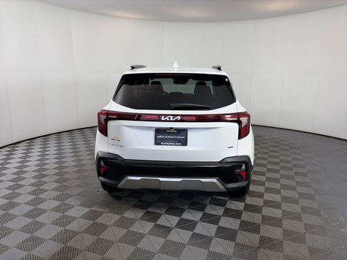 Certified 2024 Kia Seltos EX image 9