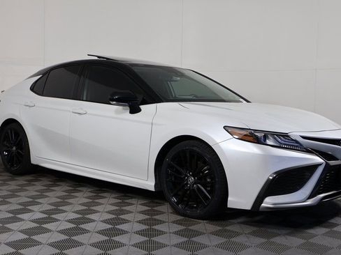 Used 2022 Toyota Camry XSE w/ Carpet Mat Package (TMS) FWD image 2