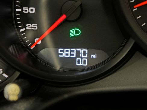 Certified 2017 Porsche 911 Targa 4 AWD/4WD image 31