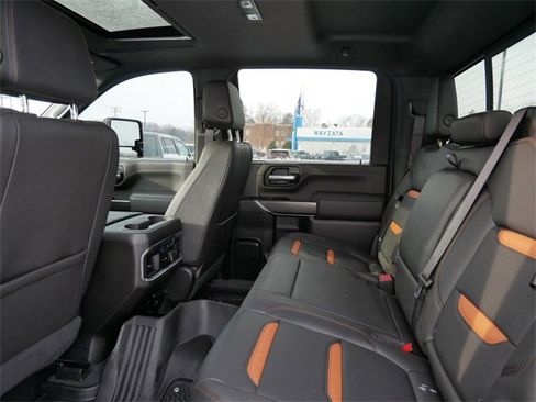 Used 2023 GMC Sierra 2500 AT4 w/ AT4 Premium Plus Package image 9