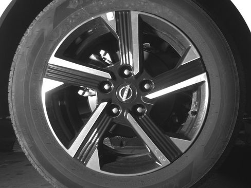 Used 2025 Nissan Sentra SV FWD image 15