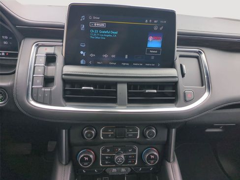 Used 2022 Chevrolet Tahoe Z71 w/ Luxury Package AWD/4WD image 21