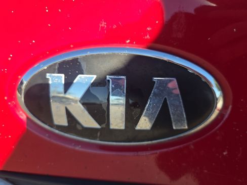 Used 2013 Kia Soul FWD image 23