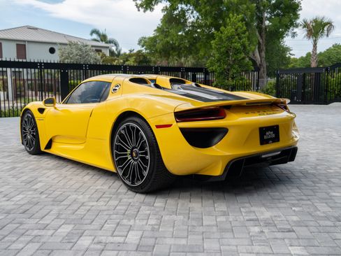 Used 2015 Porsche 918 Spyder AWD/4WD image 12