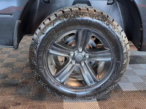 Used 2017 RAM 1500 Sport w/ Black Ram 1500 Sport Group AWD/4WD image 8