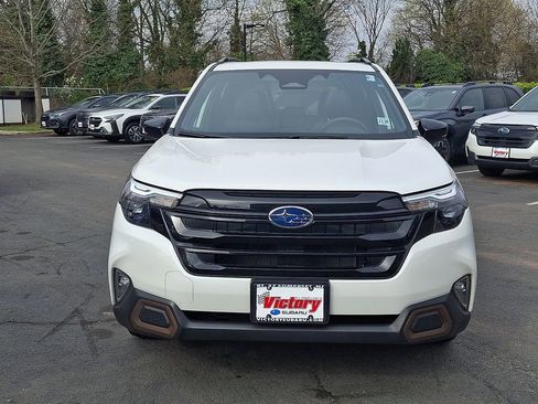 Used 2025 Subaru Forester Sport image 2