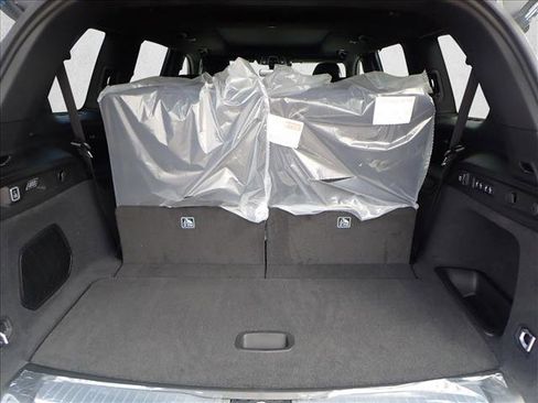 New 2025 Jeep Grand Cherokee L Overland w/ Luxury Tech Group IV image 8