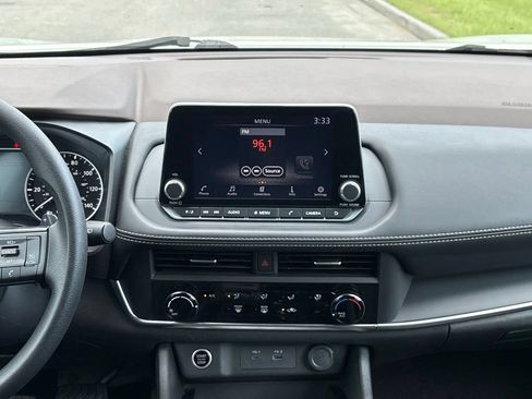 Used 2023 Nissan Rogue S AWD/4WD image 19
