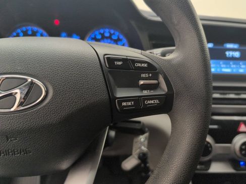 Used 2019 Hyundai Elantra SE FWD image 27