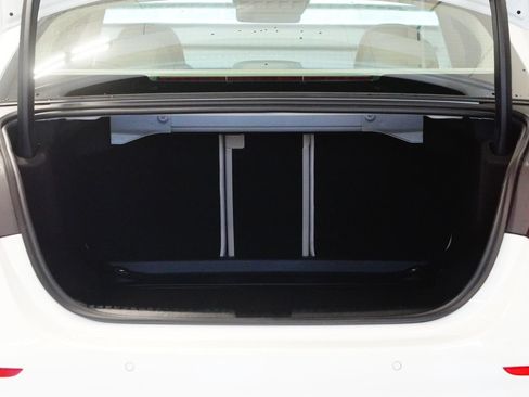 Used 2026 Mercedes-Benz E 350 4MATIC Sedan image 31