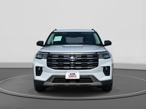 Certified 2025 Ford Explorer Active w/ Active Comfort Package image 3