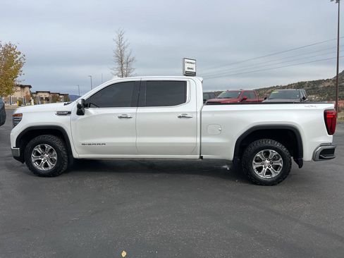 Used 2022 GMC Sierra 1500 SLT w/ SLT Convenience Package image 4