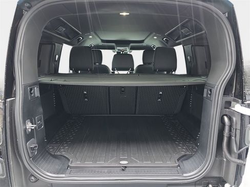 New 2026 Land Rover Defender 110 S image 12
