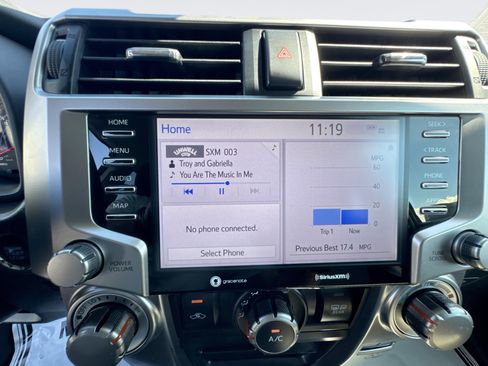 Used 2024 Toyota 4Runner SR5 AWD/4WD image 18