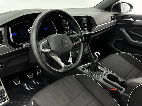 Used 2023 Volkswagen Jetta Sport image 8