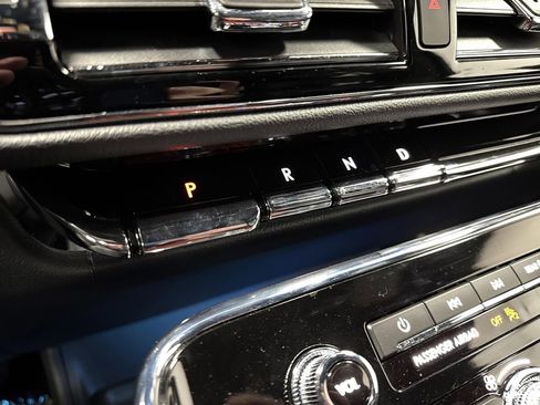 Used 2024 Lincoln Navigator Premiere image 24