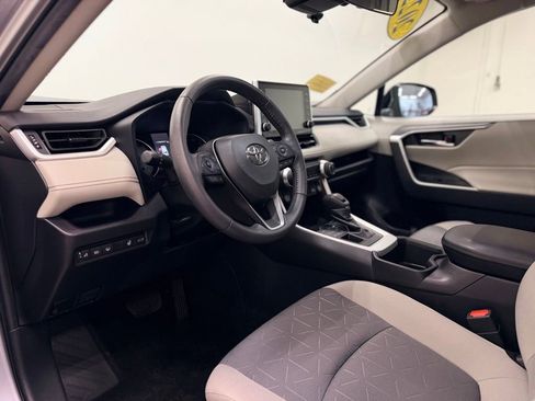 Used 2022 Toyota RAV4 XLE w/ Convenience Package AWD/4WD image 12