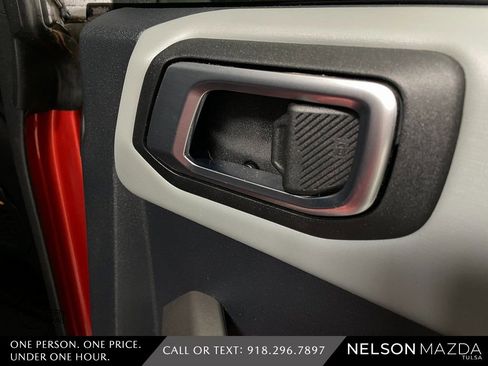 Used 2023 Ford Bronco Badlands image 42