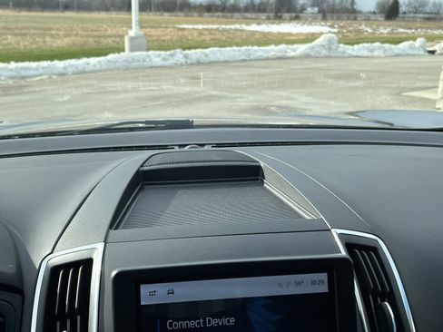 Used 2023 Ford Edge Titanium image 28