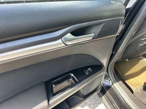 Used 2014 Ford Fusion SE image 7