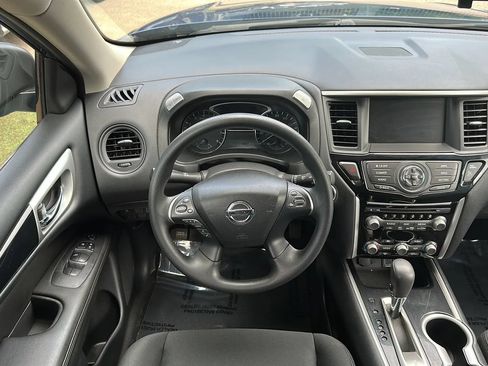 Used 2019 Nissan Pathfinder S AWD/4WD image 28