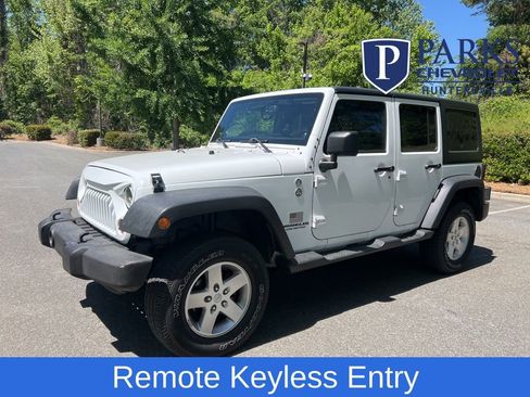 Used 2013 Jeep Wrangler Unlimited Sport image 2
