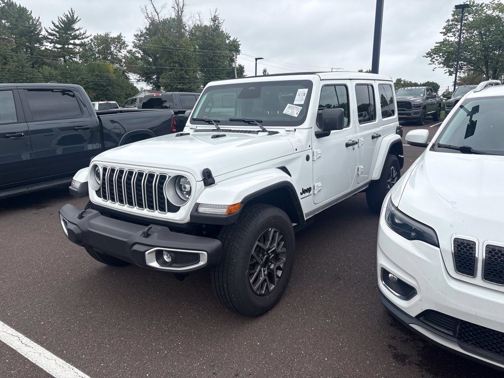 Used 2026 Jeep Wrangler Unlimited Sahara AWD/4WD image 4