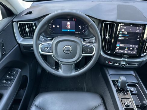 Certified 2025 Volvo XC60 B5 Core AWD/4WD image 17