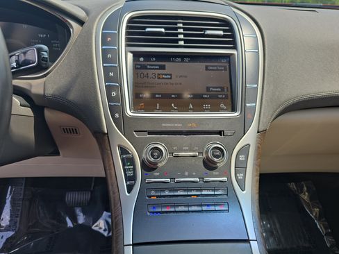 Used 2019 Lincoln Nautilus Reserve FWD image 20