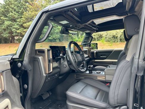 Used 2025 GMC Hummer EV 3X AWD/4WD image 42
