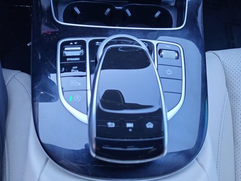 Used 2017 Mercedes-Benz E 300 4MATIC image 27