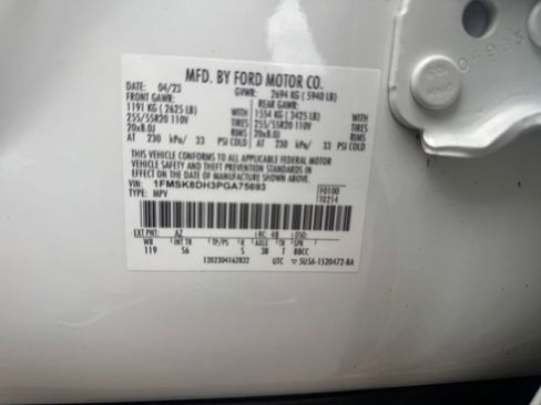 Used 2023 Ford Explorer XLT w/ Equipment Group 202A AWD/4WD image 8