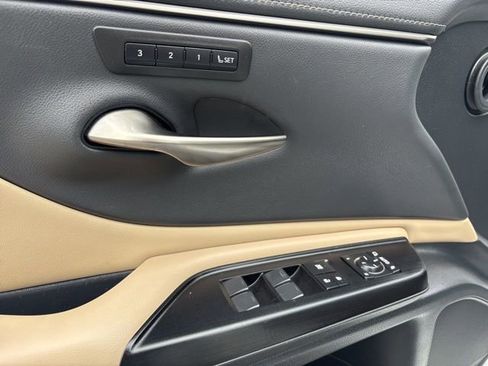 Used 2020 Lexus ES 350 w/ Premium Package FWD image 11
