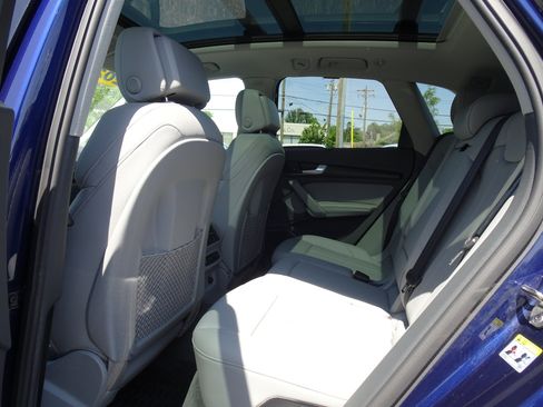Used 2020 Audi Q5 Prestige w/ Prestige Package AWD/4WD image 10