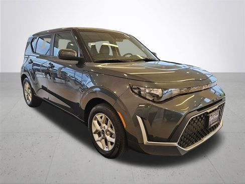 Used 2025 Kia Soul LX w/ LX Technology Package image 5