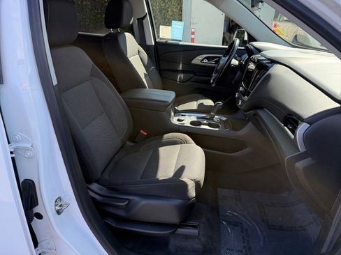 Used 2020 Chevrolet Traverse LT w/ Driver Confidence II Package image 20