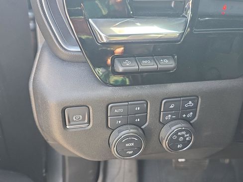 Used 2024 Chevrolet Silverado 1500 High Country w/ Technology Package image 69