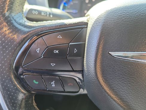 Used 2019 Chrysler Pacifica Limited w/ Advanced Safetytec Group image 11