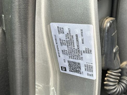 Used 2025 GMC Canyon Elevation RWD image 29