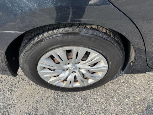 Used 2012 Toyota Camry LE image 52