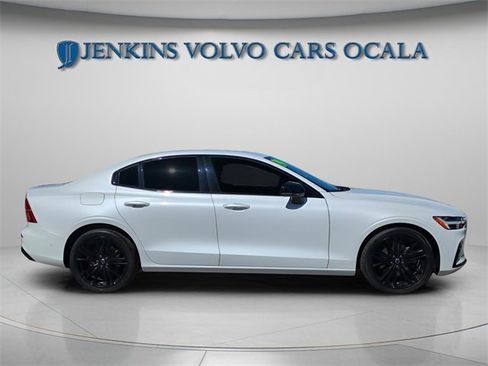 Used 2024 Volvo S60 B5 Plus w/ Climate Package image 3