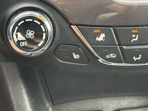 Used 2018 Chevrolet Cruze LT w/ Convenience Package FWD image 17